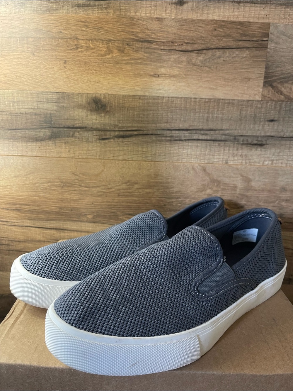 Goodfellow & Co. Mens Sz 9.5 Sneakers Shoes Gray Slip On